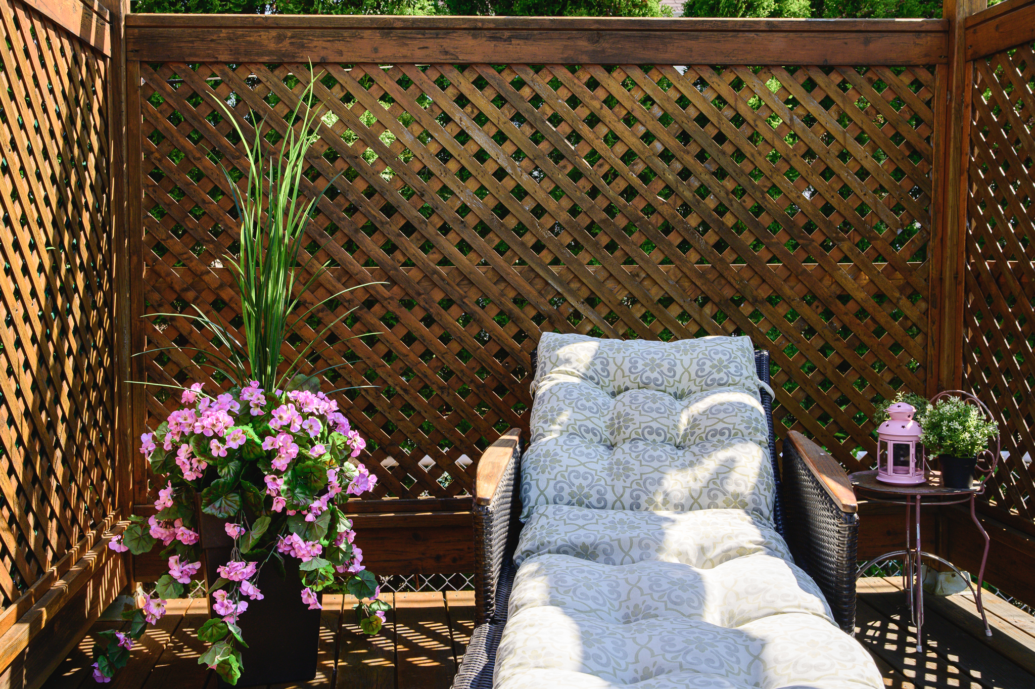 Habiller son balcon avec la jardinière artificielle - Décors Véronneau
